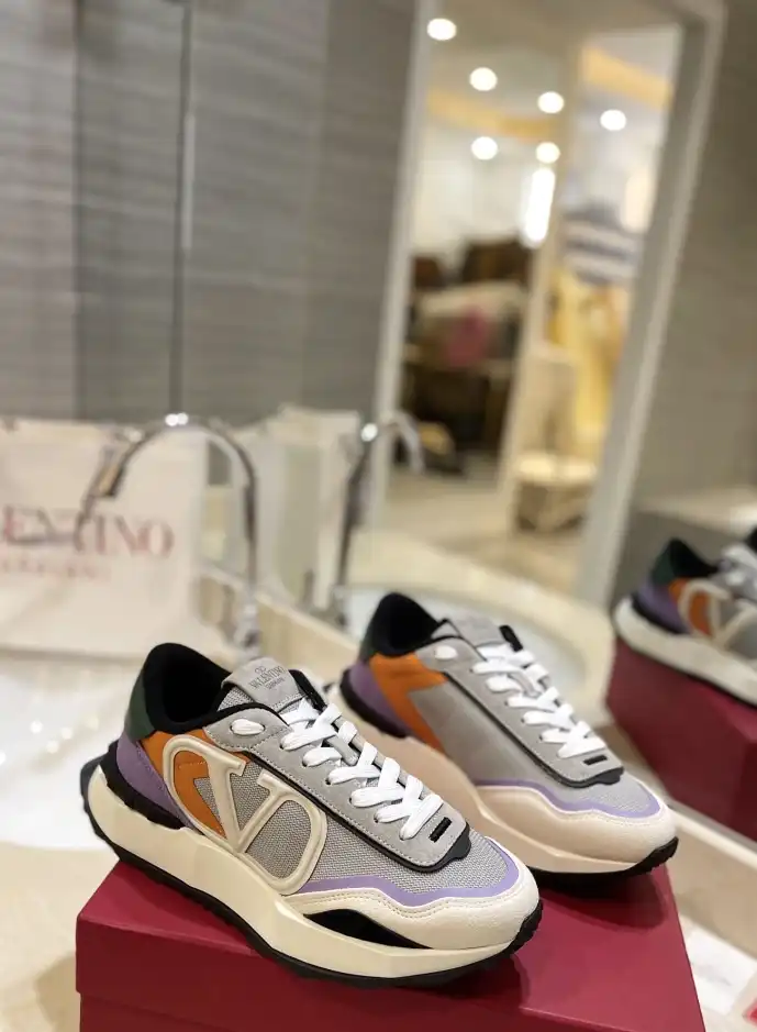 hype Valentino Sneakers