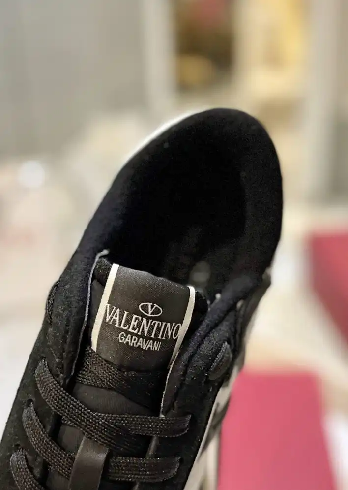 hype Valentino Sneakers