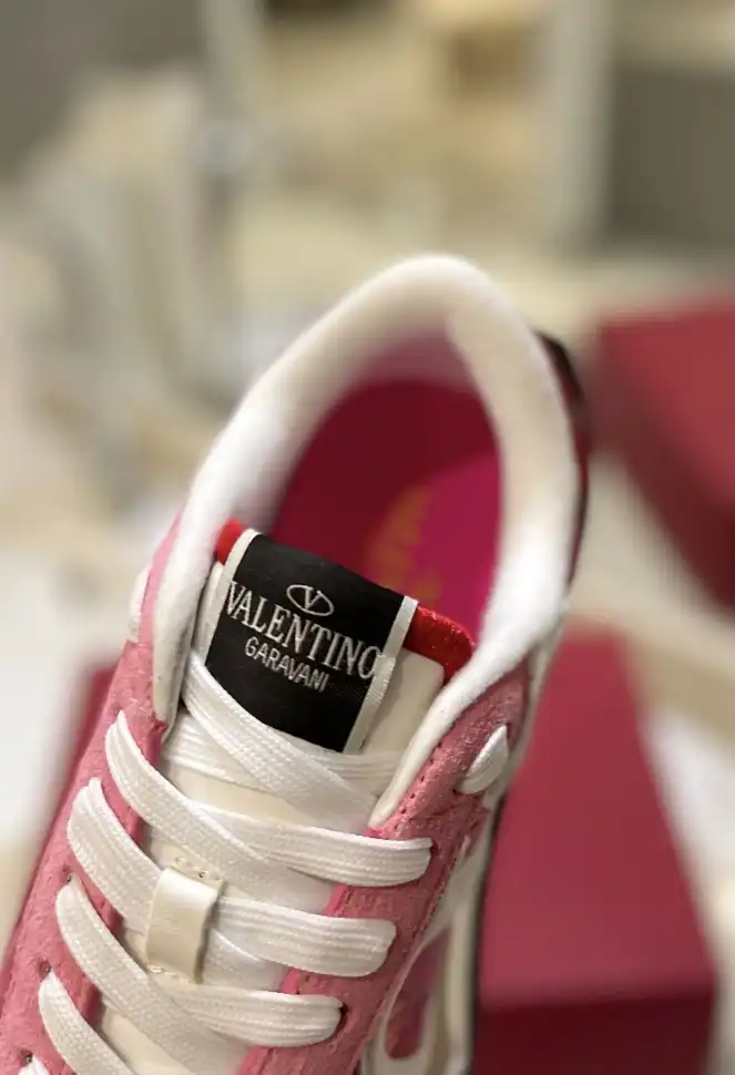 hype Valentino Sneakers