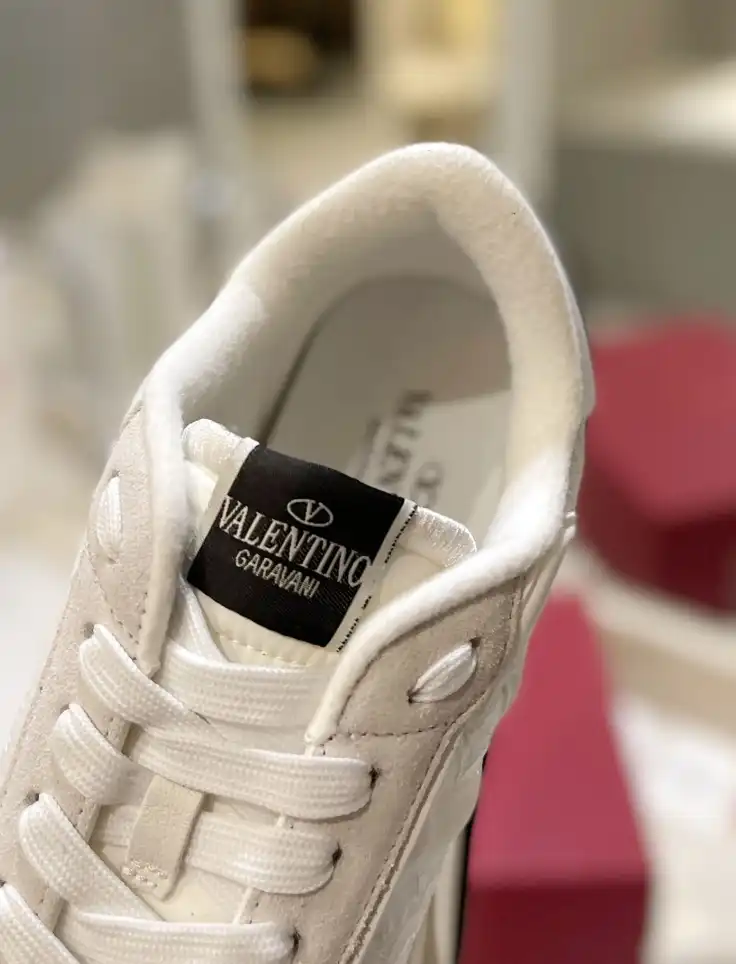 hype Valentino Sneakers