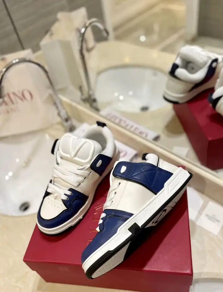 hype Valentino Sneakers