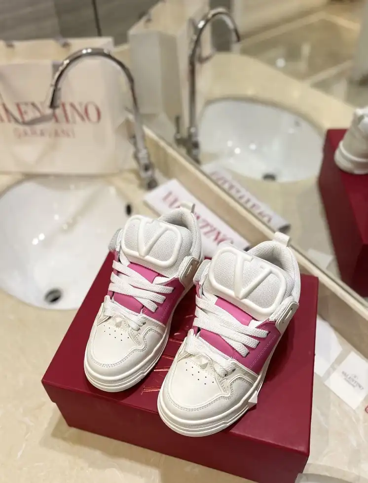 hype Valentino Sneakers