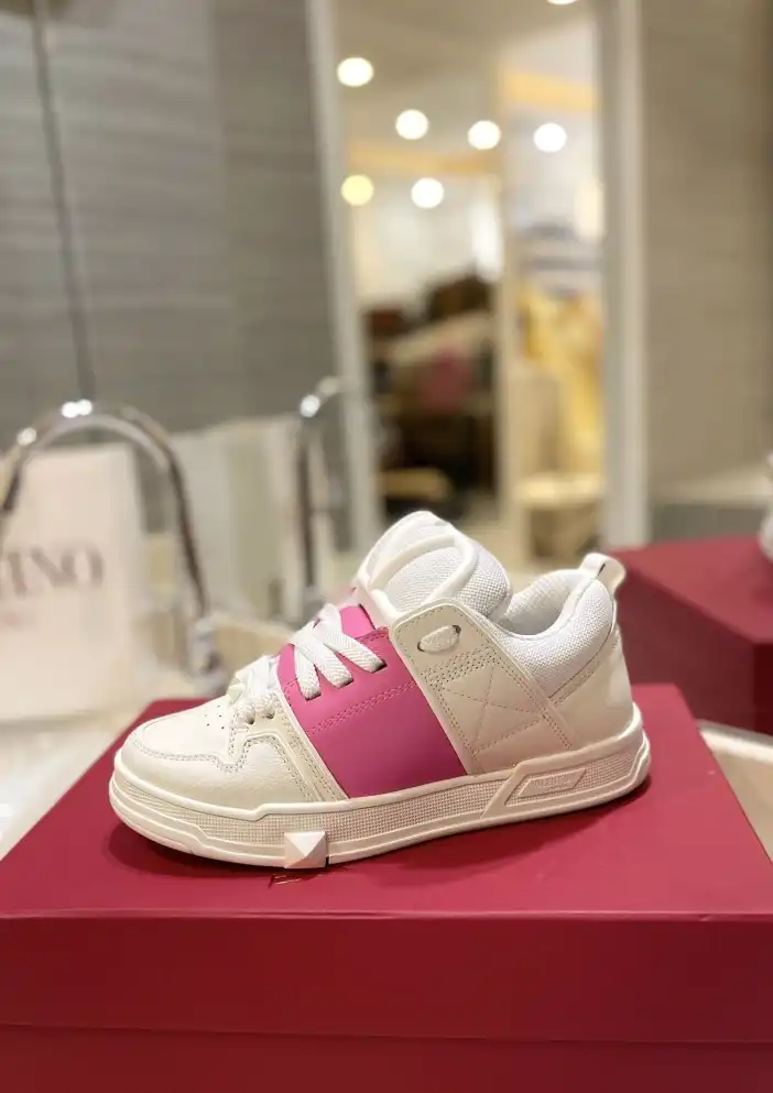 hype Valentino Sneakers