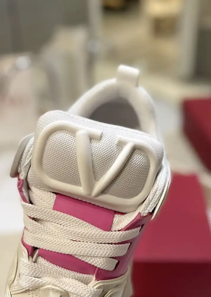 hype Valentino Sneakers