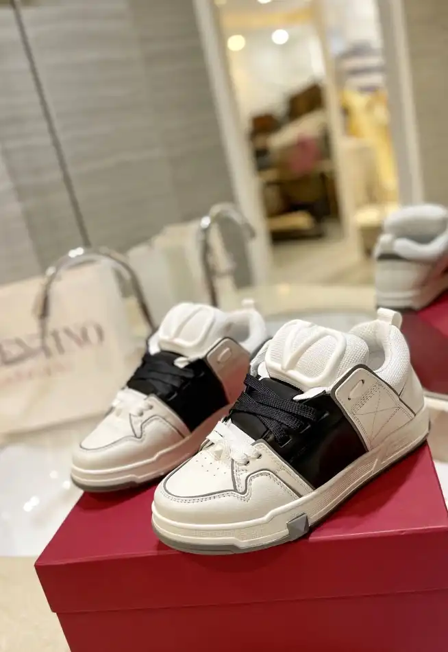 hype Valentino Sneakers