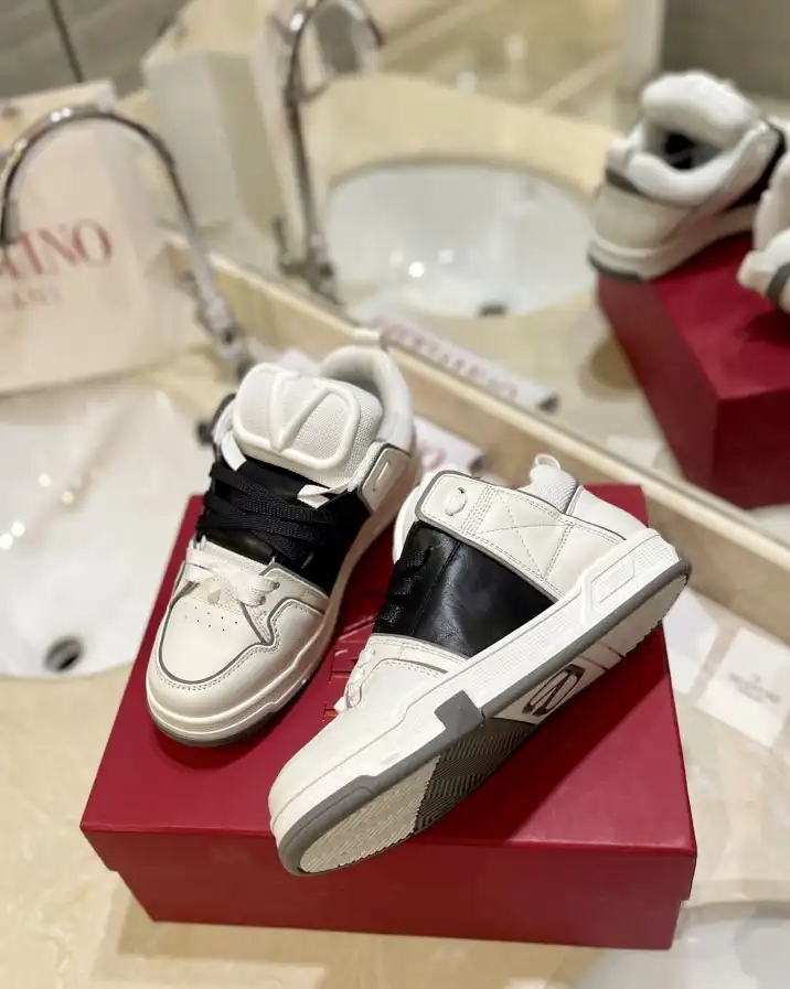 hype Valentino Sneakers