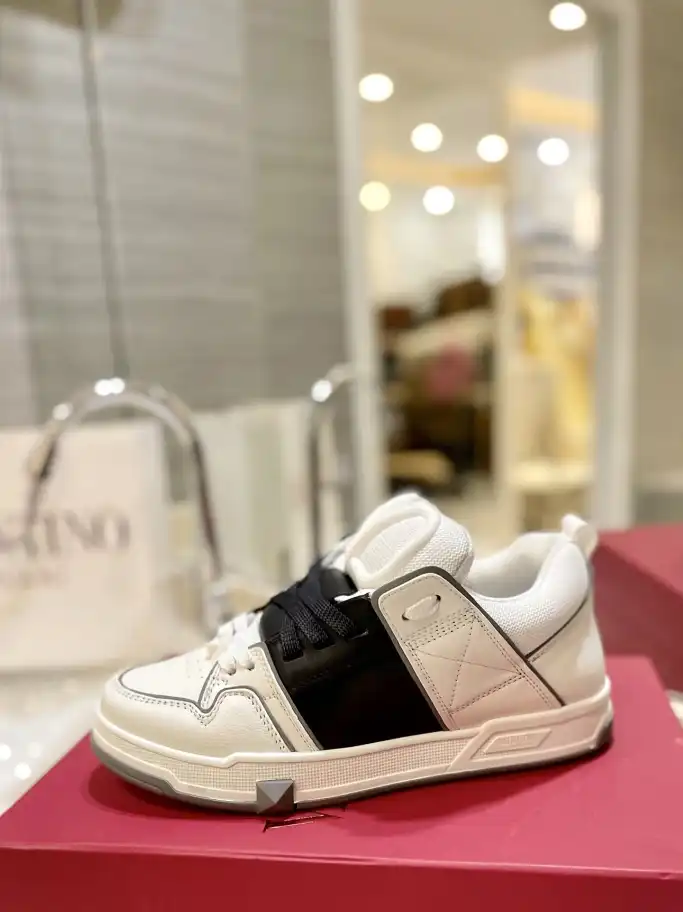 hype Valentino Sneakers