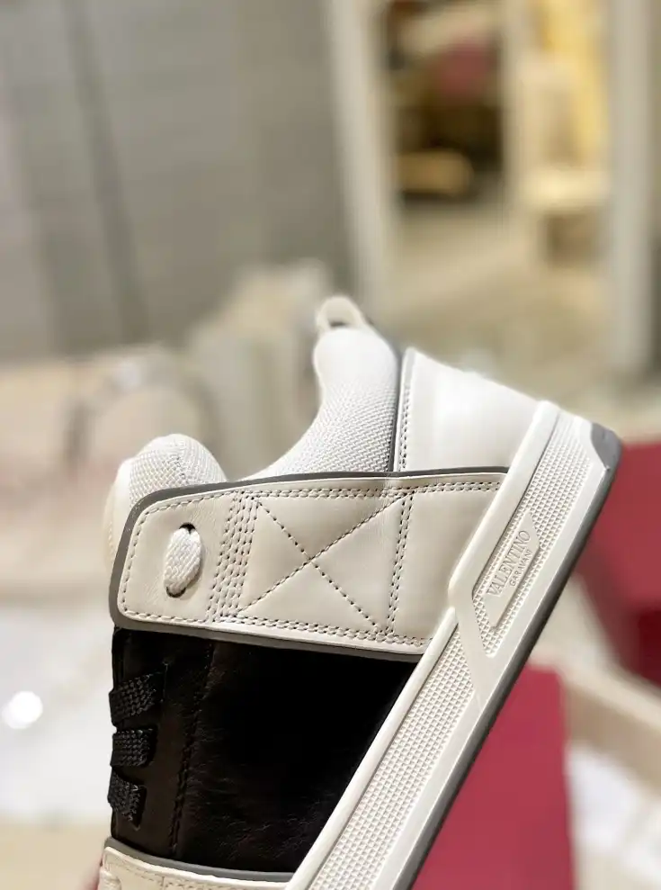 hype Valentino Sneakers