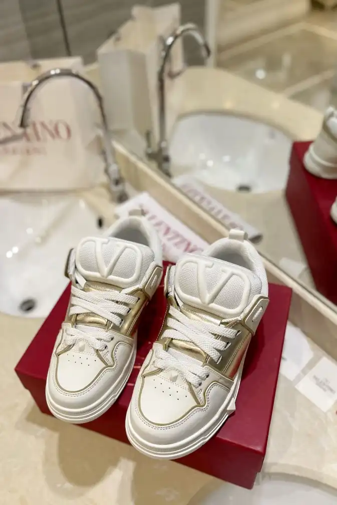 hype Valentino Sneakers