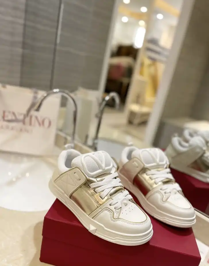 hype Valentino Sneakers