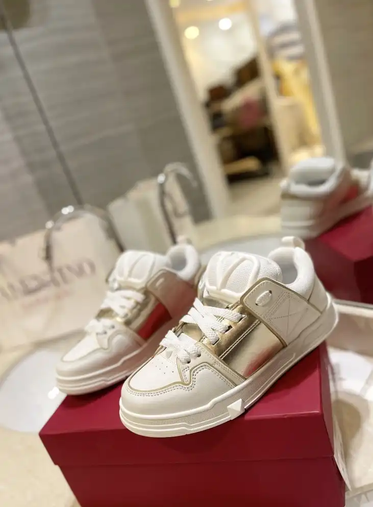 hype Valentino Sneakers