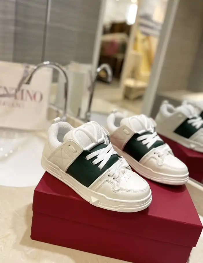 hype Valentino Sneakers