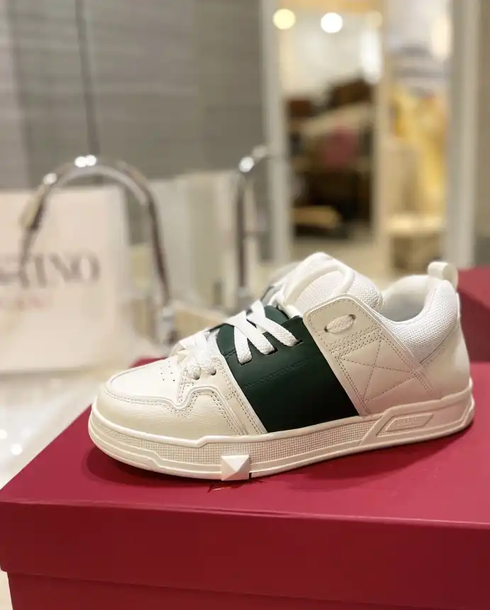 hype Valentino Sneakers