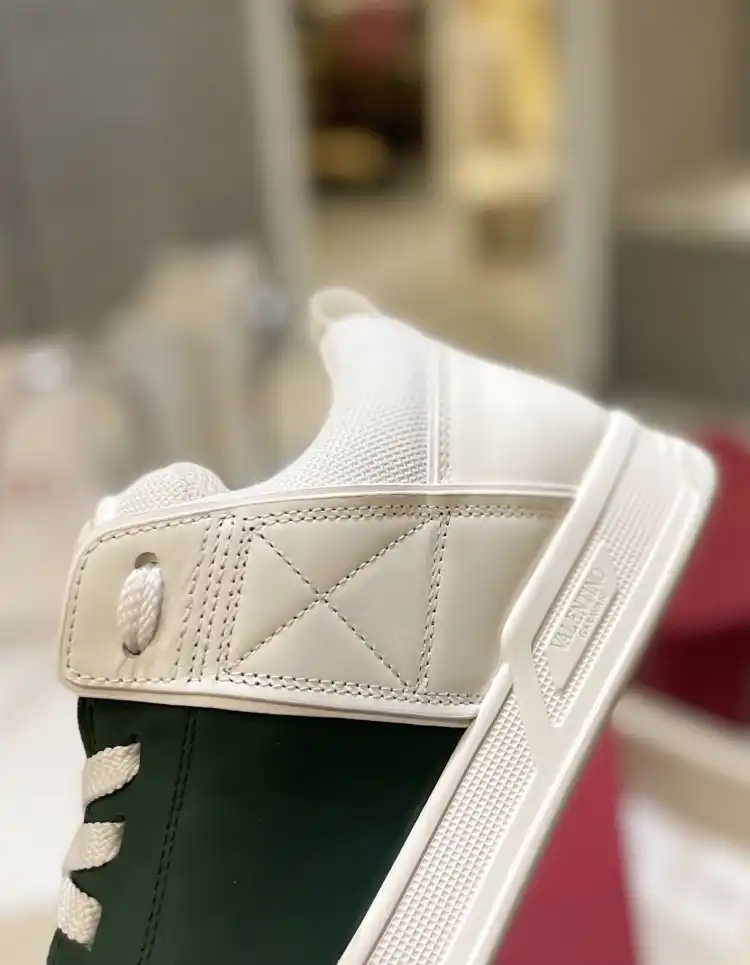 hype Valentino Sneakers