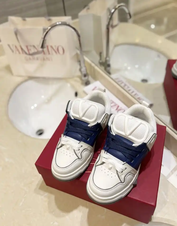 hype Valentino Sneakers