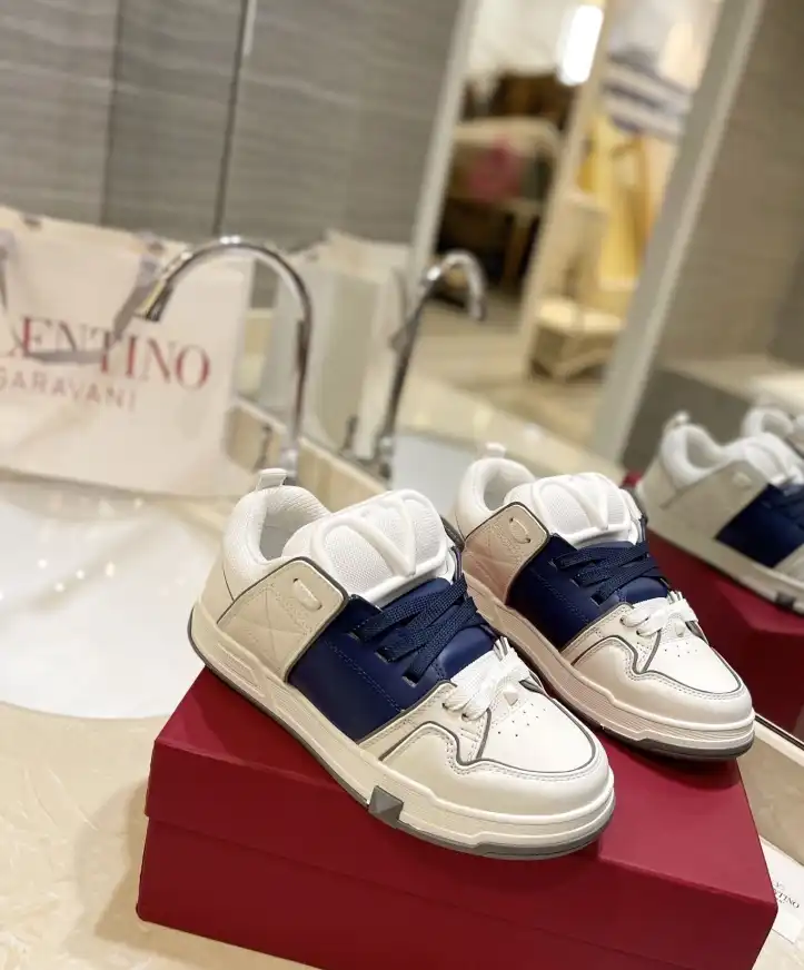 hype Valentino Sneakers