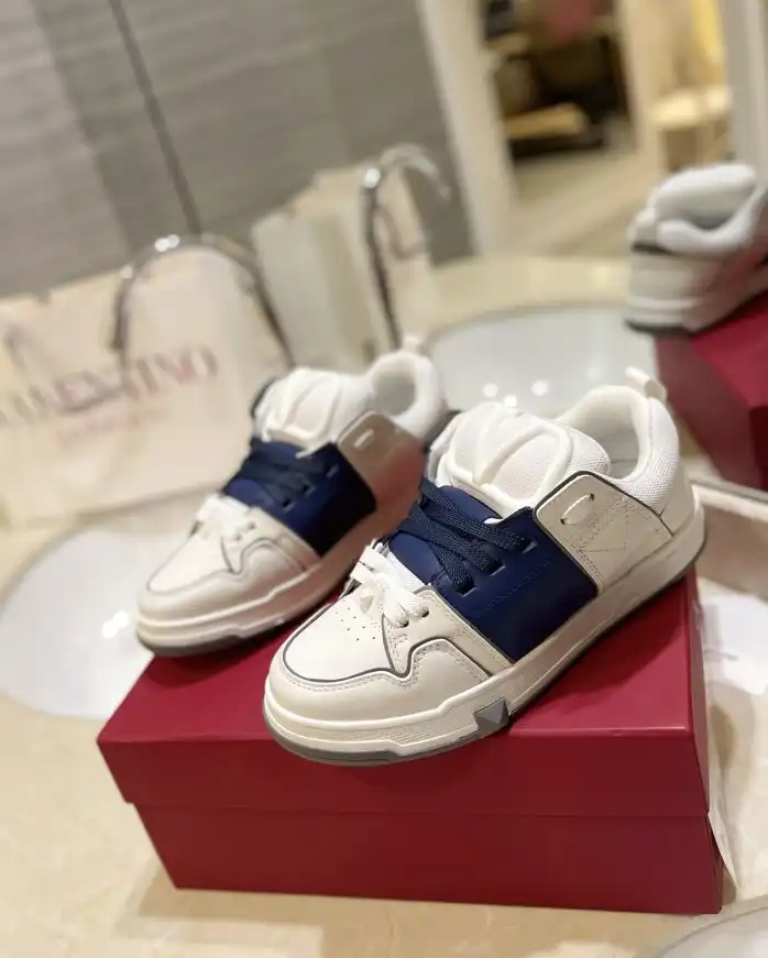 hype Valentino Sneakers