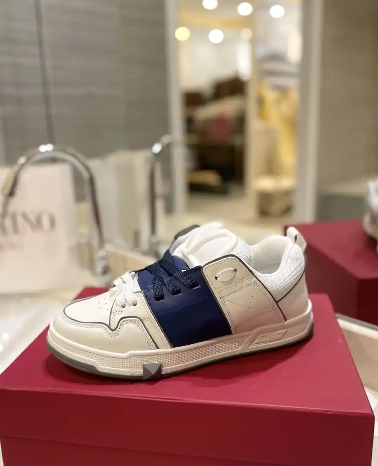 hype Valentino Sneakers