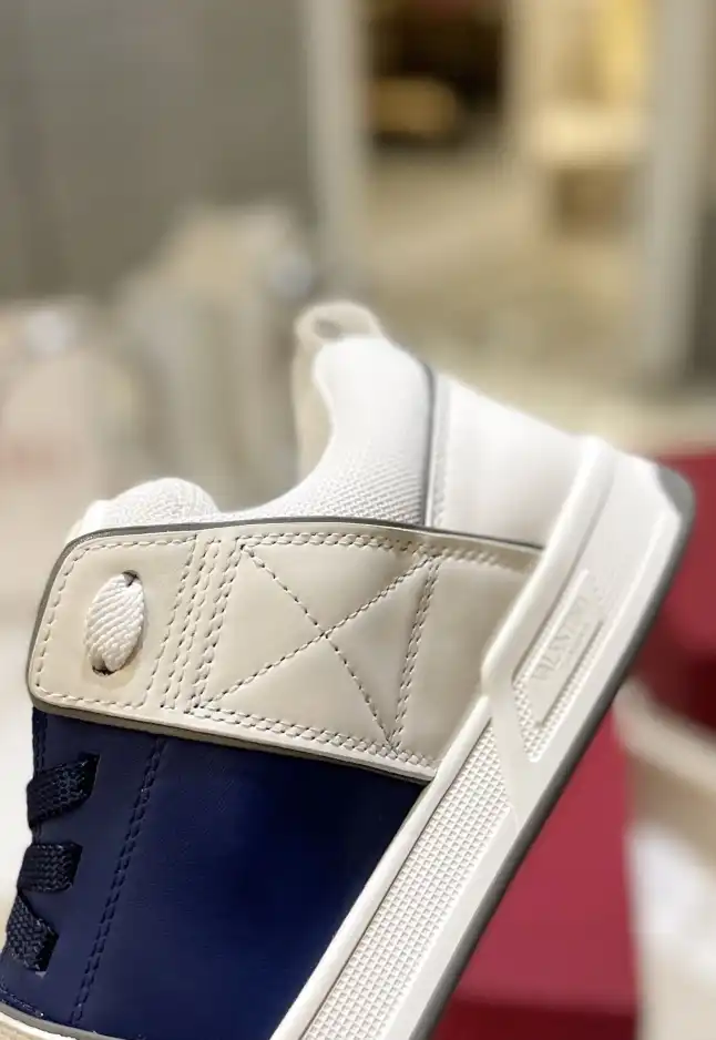 hype Valentino Sneakers