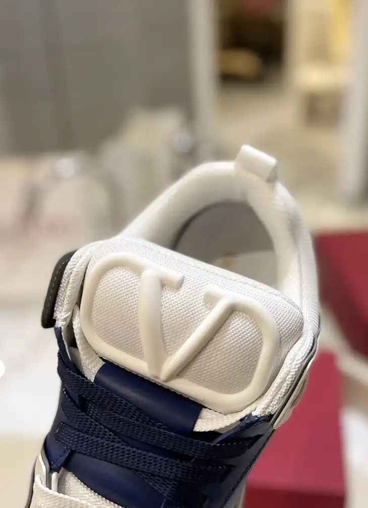 hype Valentino Sneakers