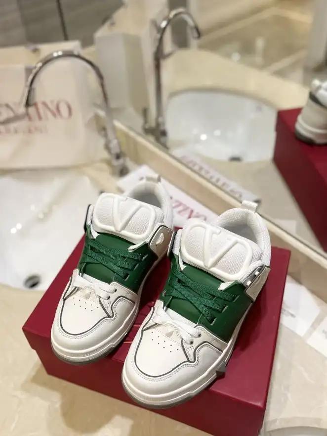 hype Valentino Sneakers