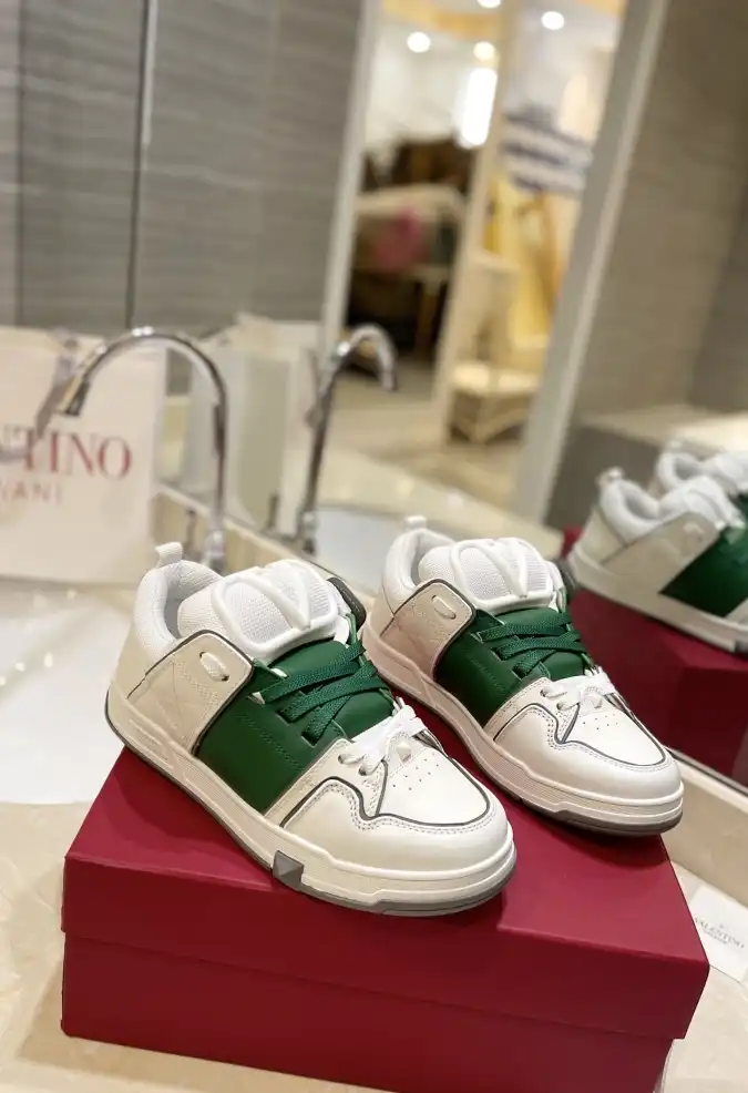 hype Valentino Sneakers