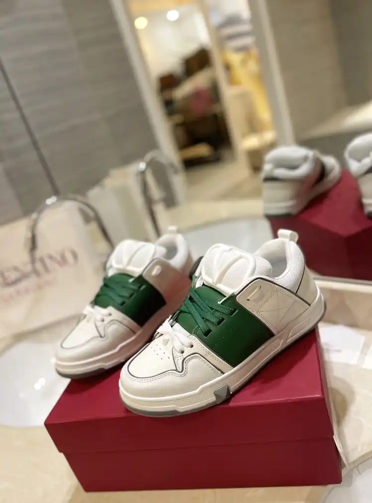 hype Valentino Sneakers