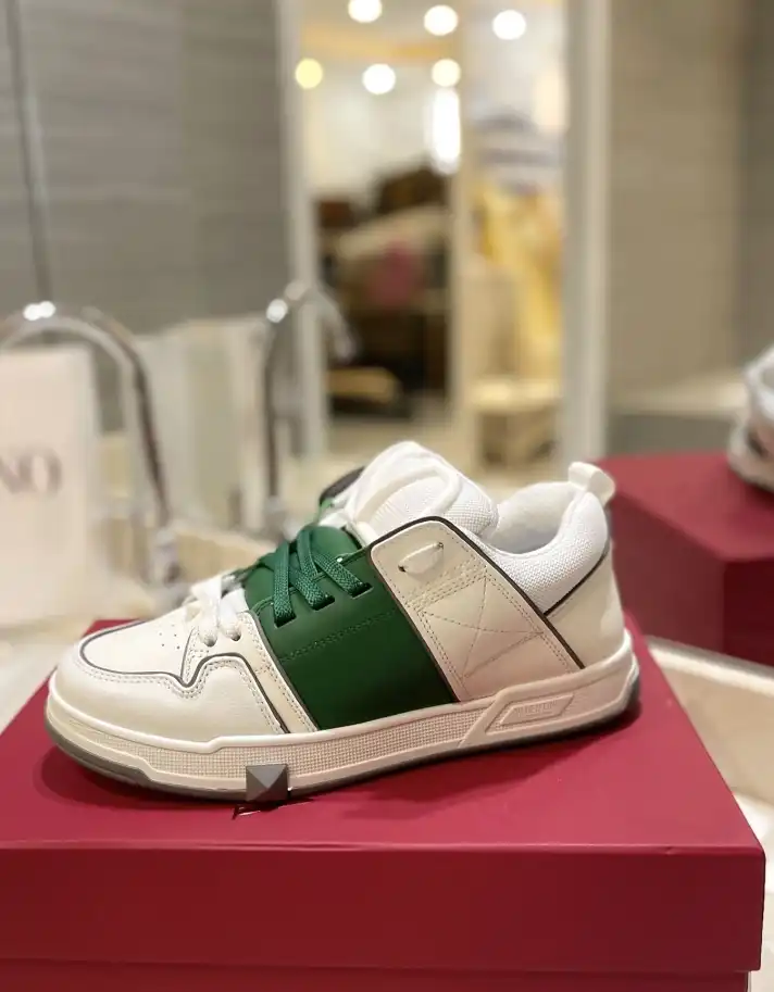 hype Valentino Sneakers