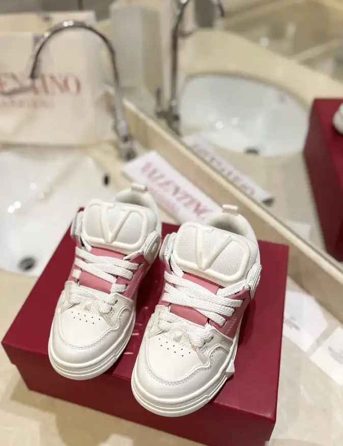 hype Valentino Sneakers