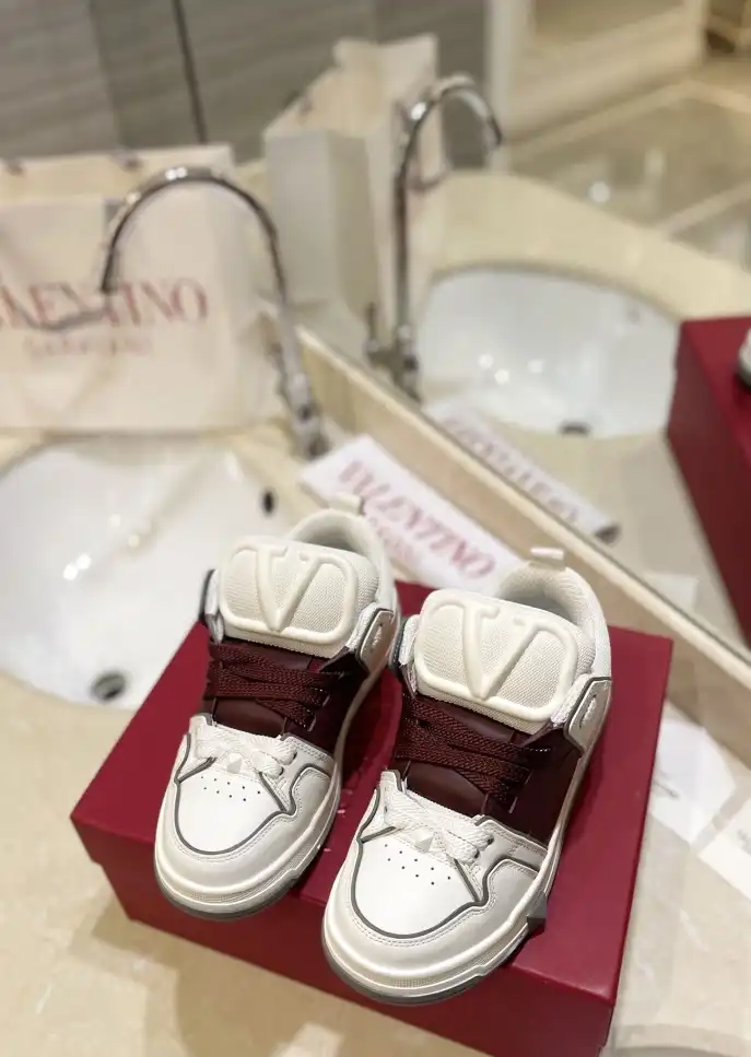 hype Valentino Sneakers