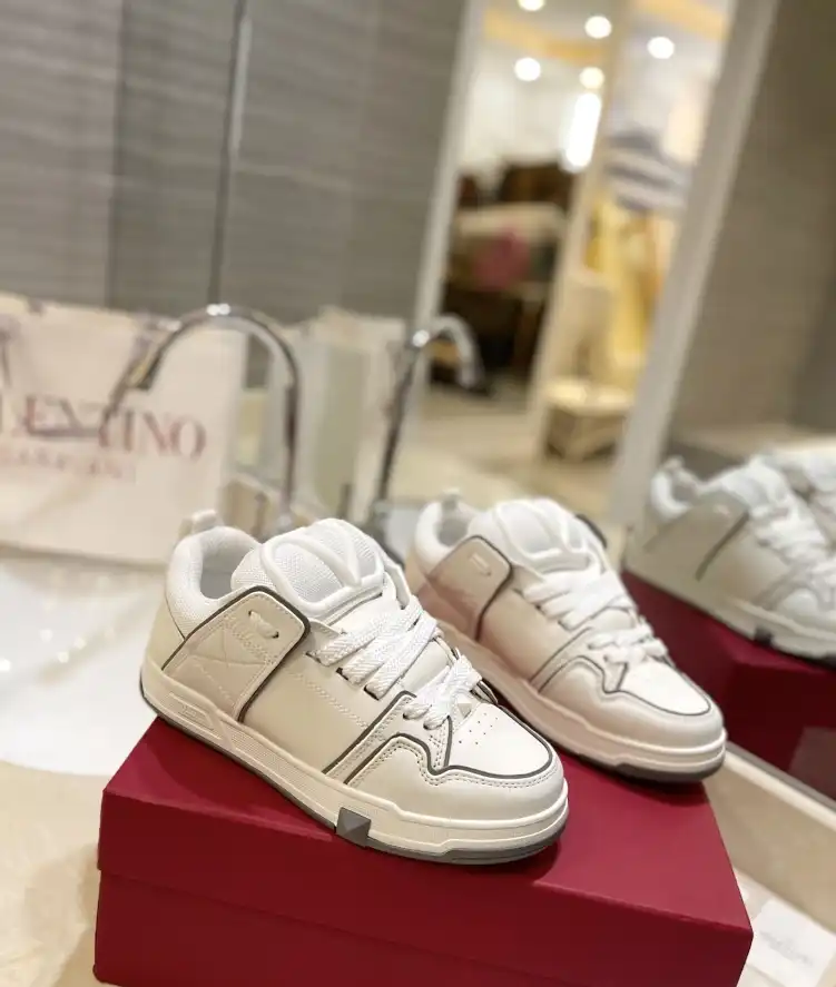 hype Valentino Sneakers