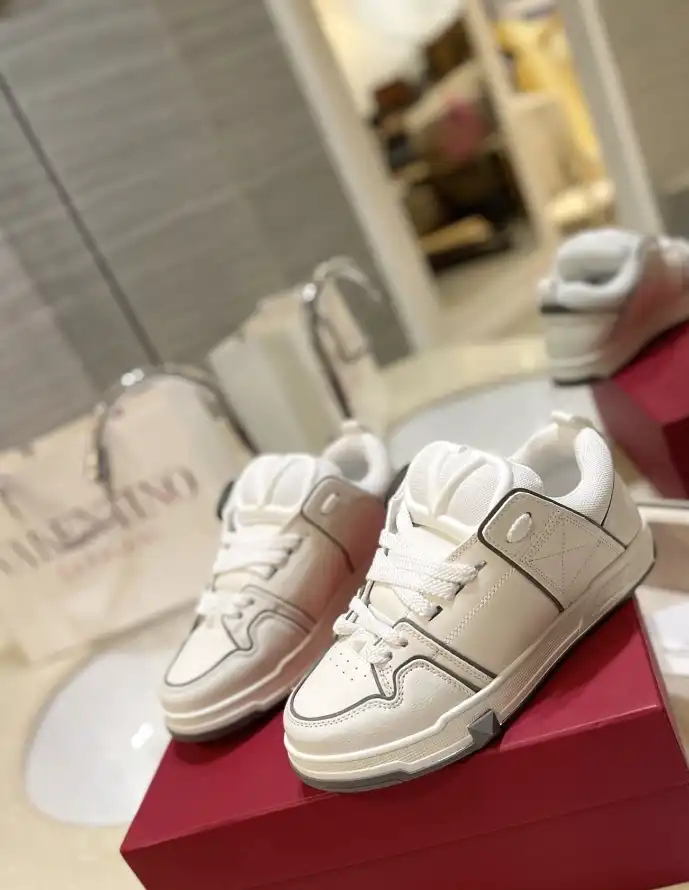 hype Valentino Sneakers