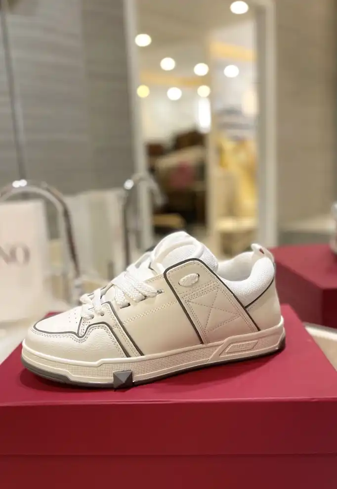 hype Valentino Sneakers