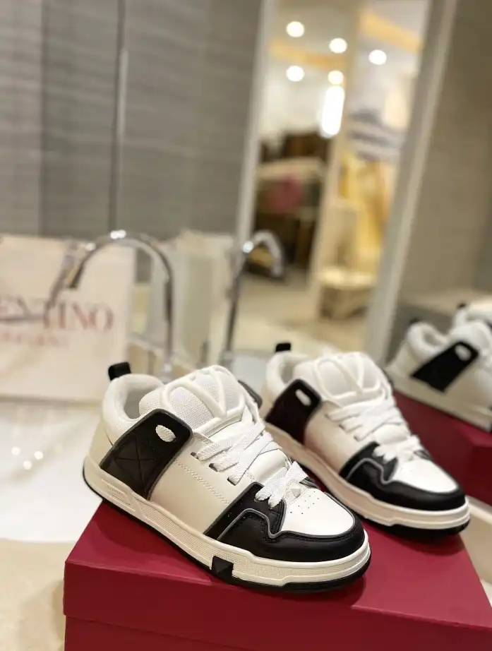 hype Valentino Sneakers