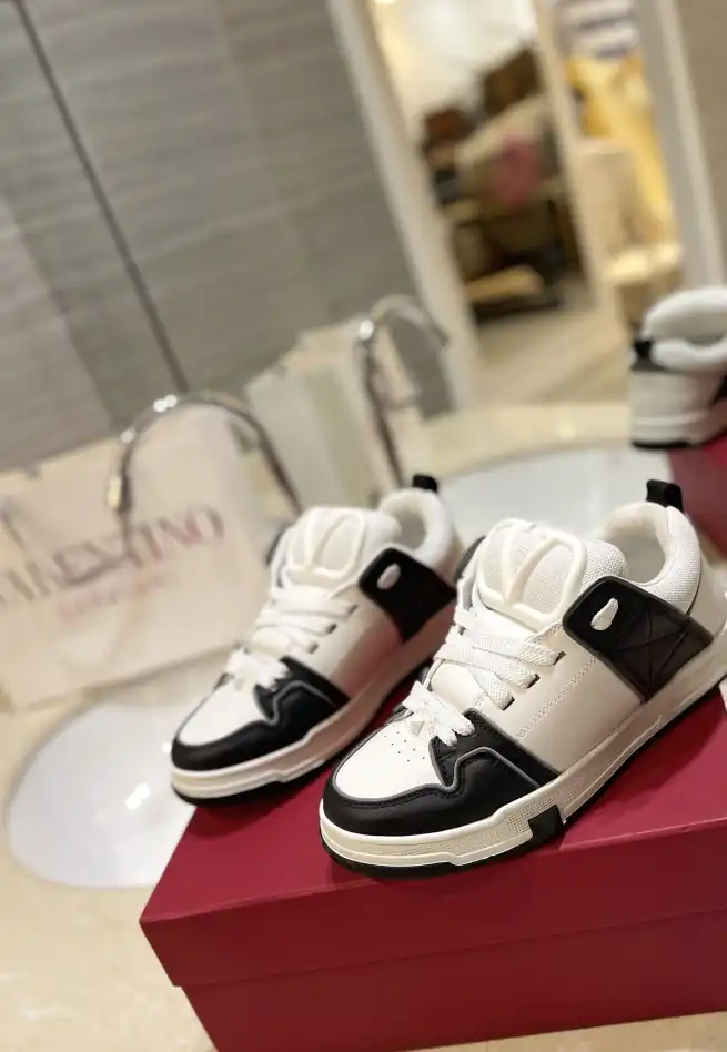 hype Valentino Sneakers