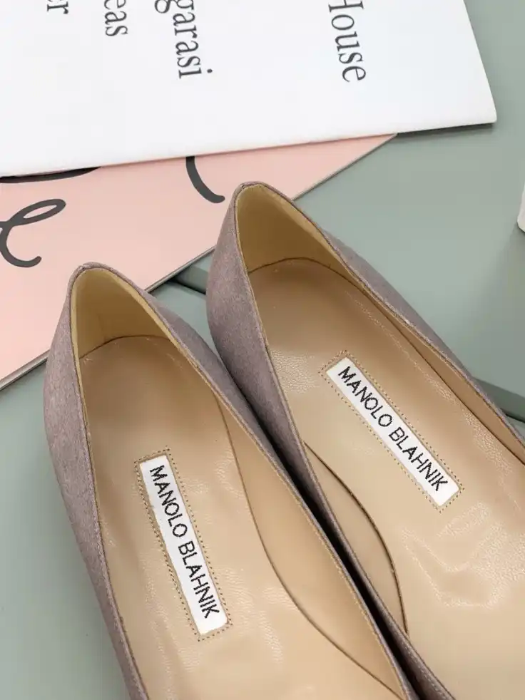 hype Manolo Blahnik flat shoes