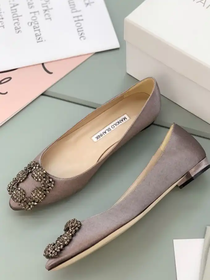 hype Manolo Blahnik flat shoes