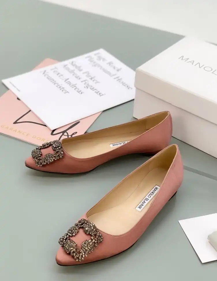 hype Manolo Blahnik flat shoes