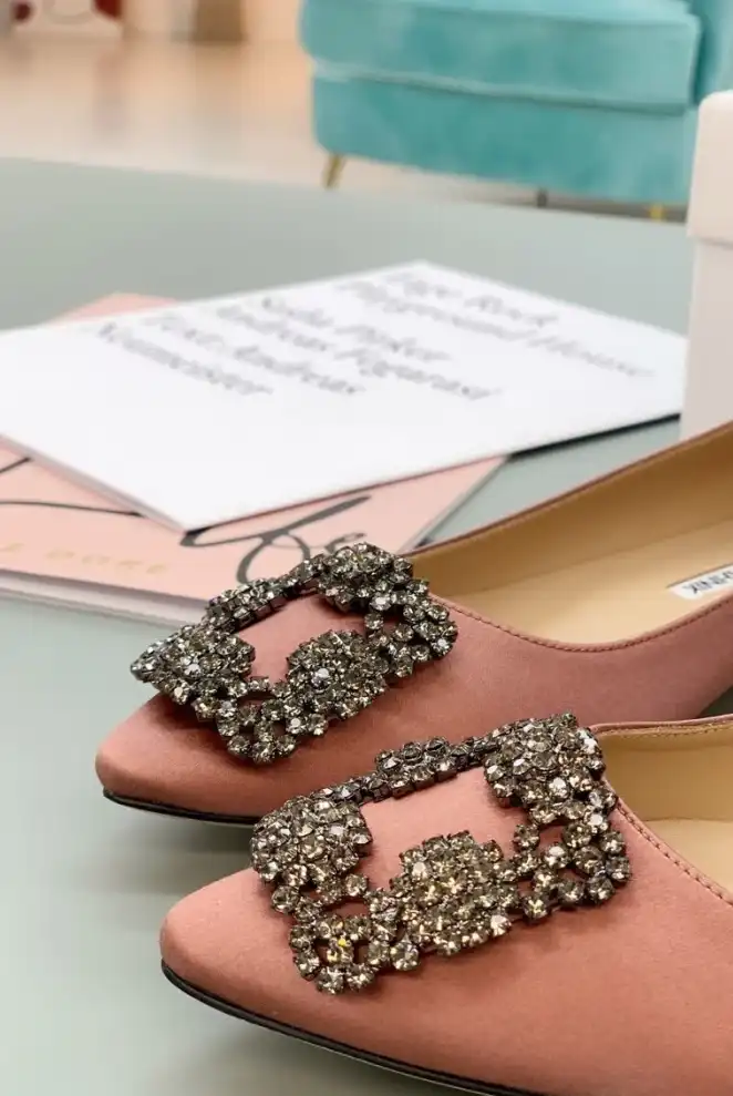 hype Manolo Blahnik flat shoes