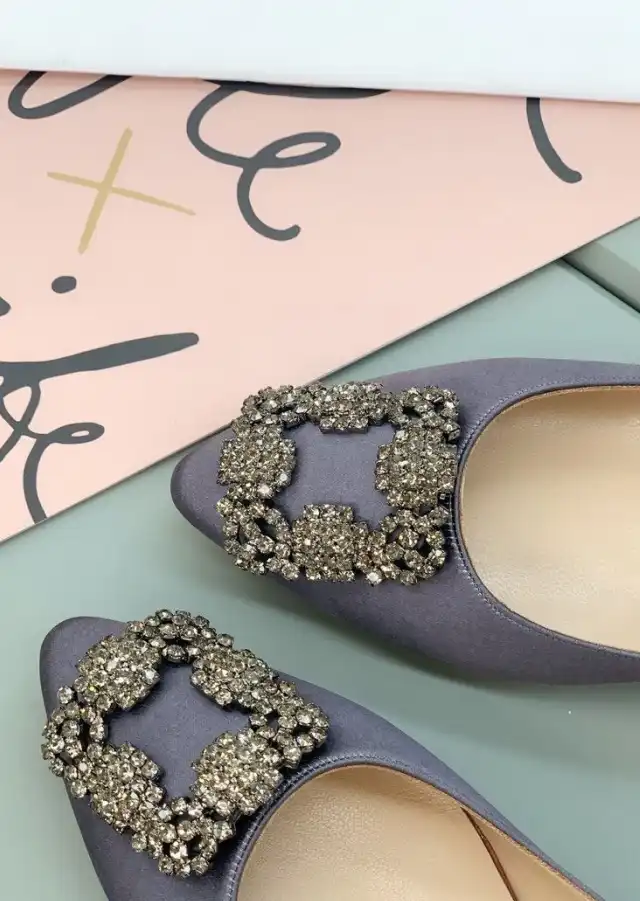 hype Manolo Blahnik flat shoes