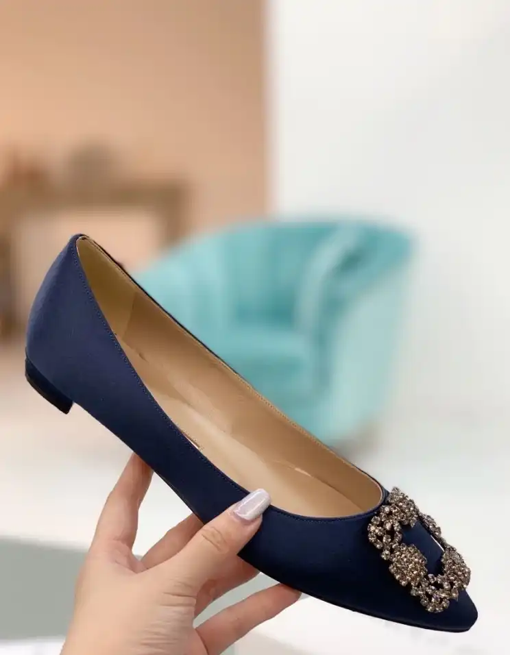 hype Manolo Blahnik flat shoes