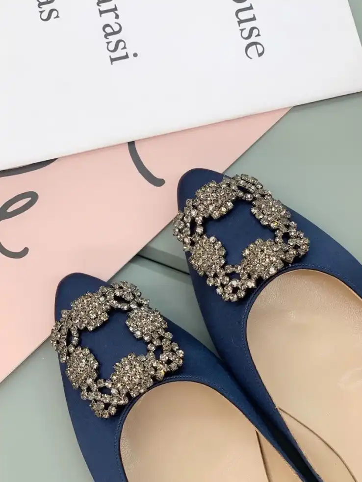 hype Manolo Blahnik flat shoes