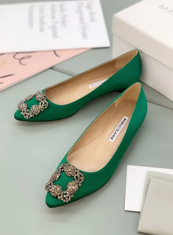 hype Manolo Blahnik flat shoes