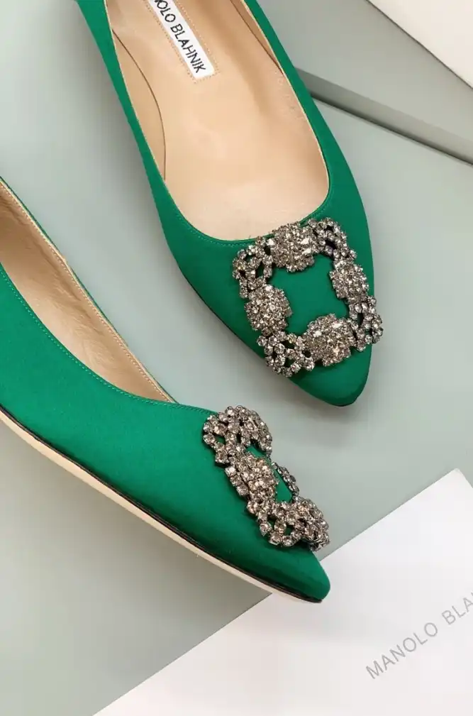 hype Manolo Blahnik flat shoes