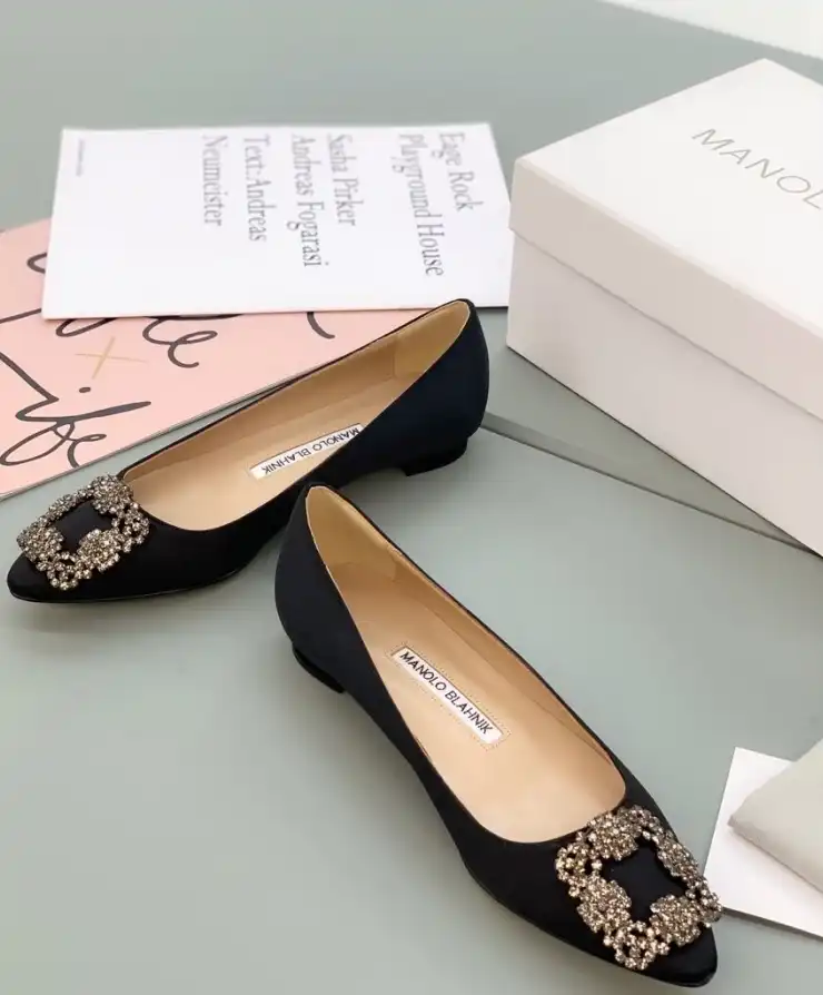 hype Manolo Blahnik flat shoes