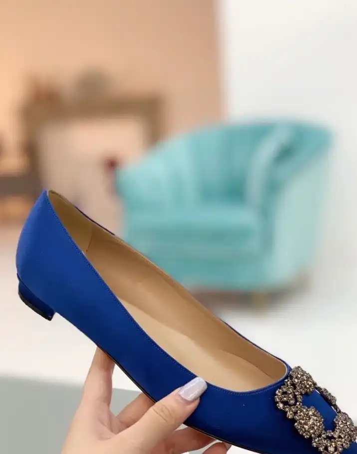 hype Manolo Blahnik flat shoes