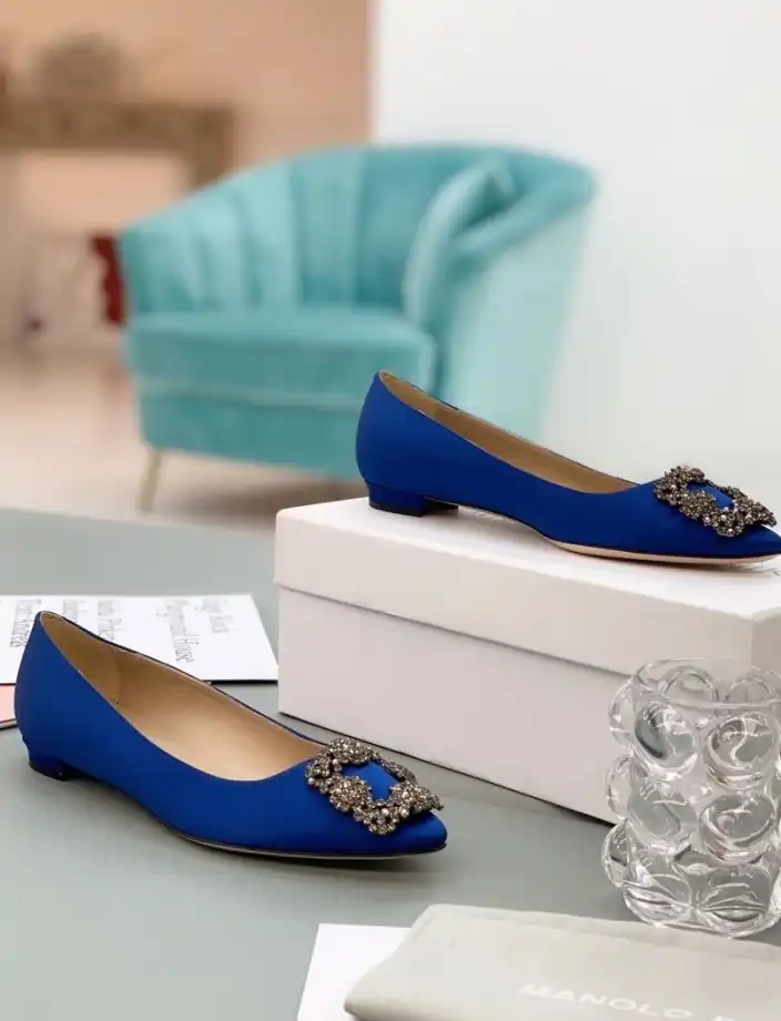 hype Manolo Blahnik flat shoes