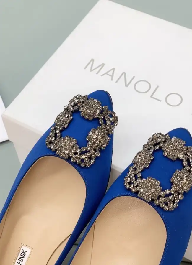 hype Manolo Blahnik flat shoes