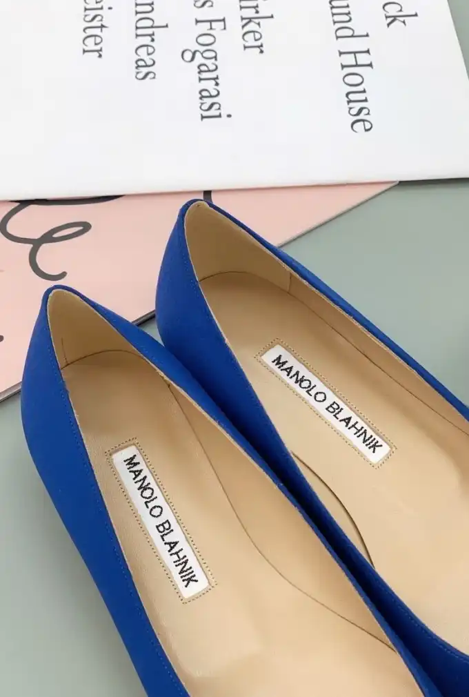 hype Manolo Blahnik flat shoes