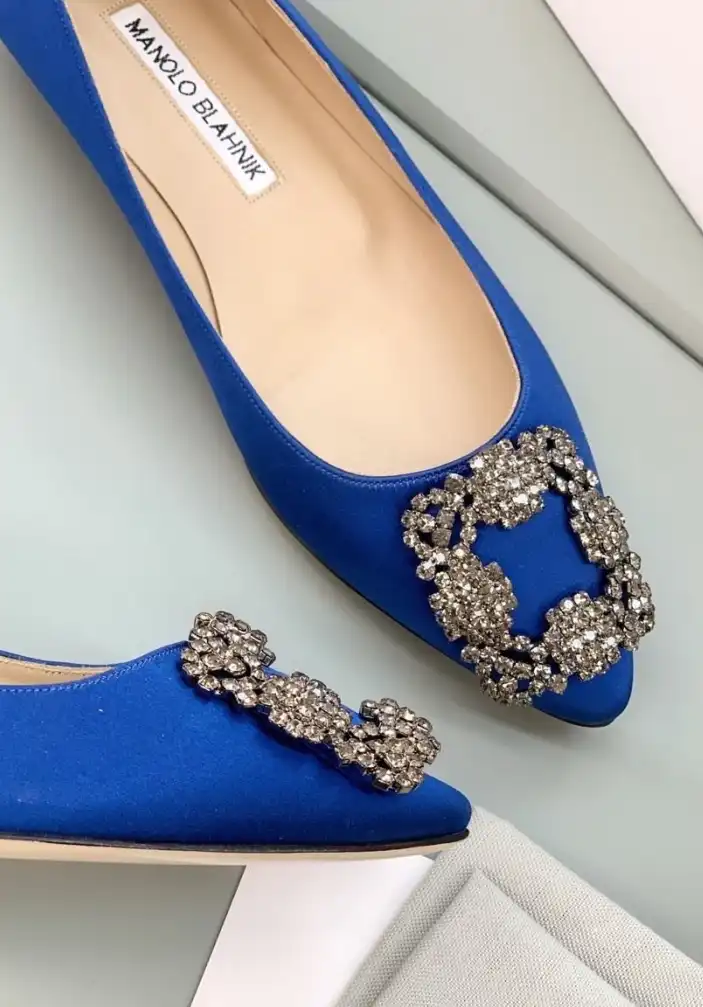 hype Manolo Blahnik flat shoes